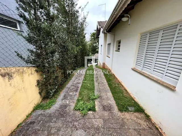 Casa com 608m² 3 quartos e 3 banheiros, à venda, no bairro Condomínio Residencial Santa Helena em Bragança Paulista
