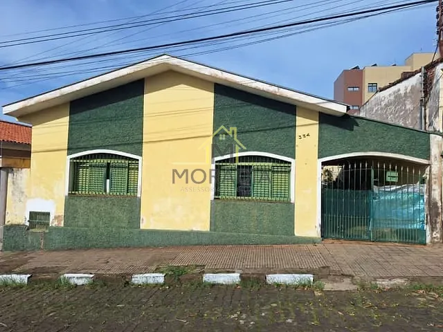Casa com 199m² 3 quartos e 1 banheiro, à venda, no bairro Angola em Guaxupé