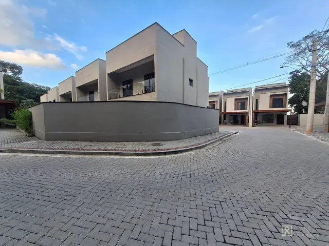 Casa 3 quartos e 3 banheiros, à venda, no bairro Urbanova I em São José dos Campos