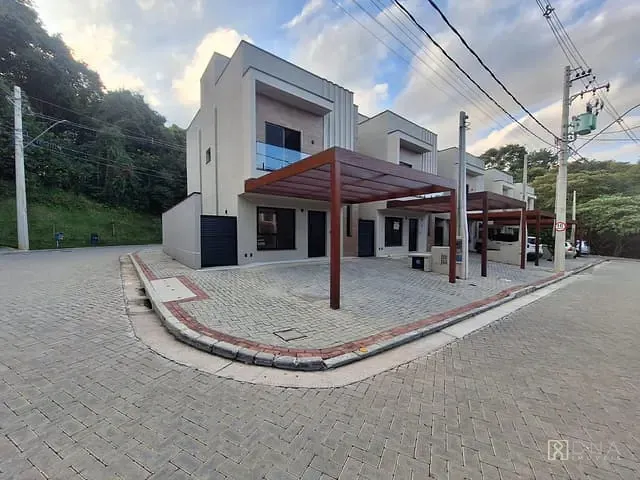 Casa 3 quartos e 3 banheiros, à venda, no bairro Urbanova I em São José dos Campos