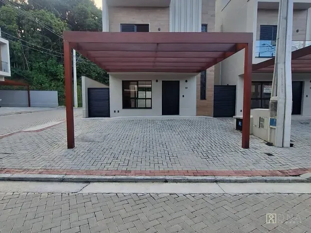 Casa 3 quartos e 3 banheiros, à venda, no bairro Urbanova I em São José dos Campos
