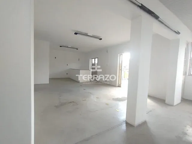 Casa 4 quartos e 4 banheiros, à venda, no bairro Vila Santa Cecília em Volta Redonda