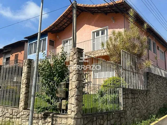 Casa 4 quartos e 4 banheiros, à venda, no bairro Vila Santa Cecília em Volta Redonda