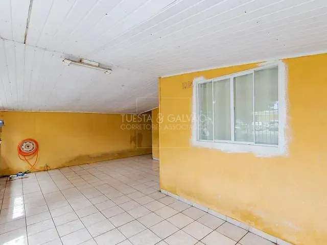 Casa com 70m² 2 quartos e 1 banheiro, à venda, no bairro Sítio Cercado em Curitiba