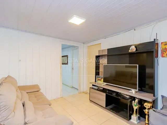Casa com 70m² 2 quartos e 1 banheiro, à venda, no bairro Sítio Cercado em Curitiba