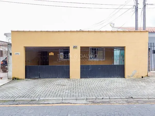 Casa com 70m² 2 quartos e 1 banheiro, à venda, no bairro Sítio Cercado em Curitiba