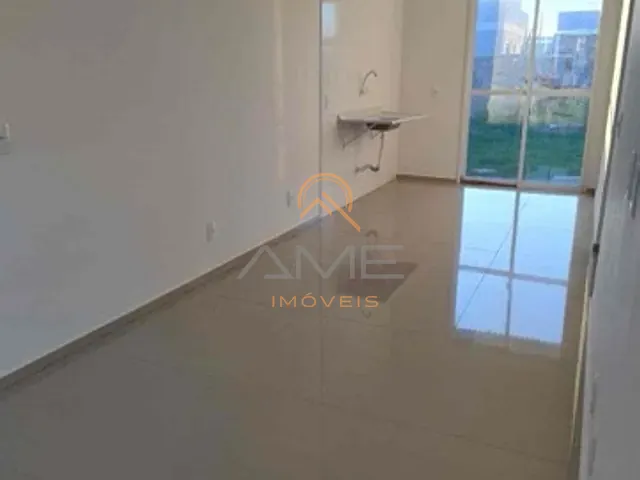 Casa 2 quartos e 1 banheiro, à venda, no bairro Areal em Pelotas