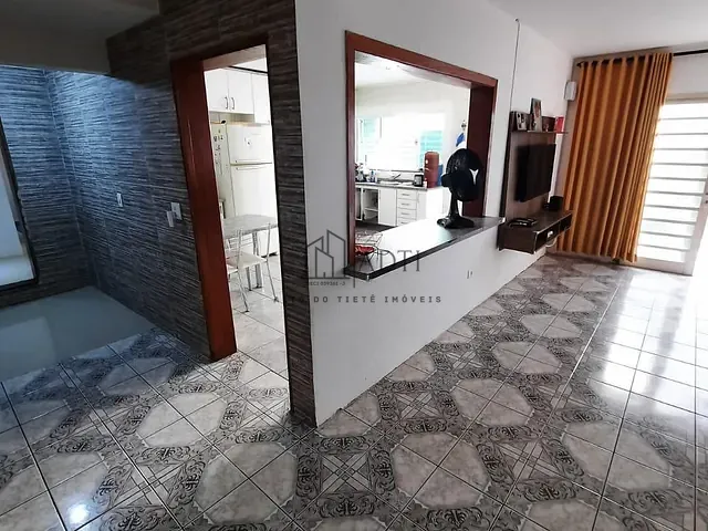 Casa à venda, no bairro Jardim Layr em Mogi das Cruzes
