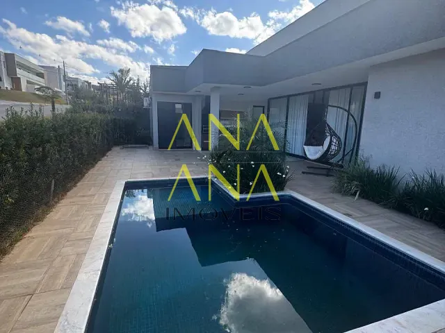 Casa 3 quartos e 4 banheiros, para alugar, no bairro Condomínio Residencial Euroville II em Bragança Paulista