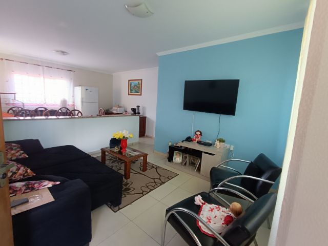 Casa com 280m² 3 quartos e 1 banheiro, à venda, no bairro Centro em Apucarana