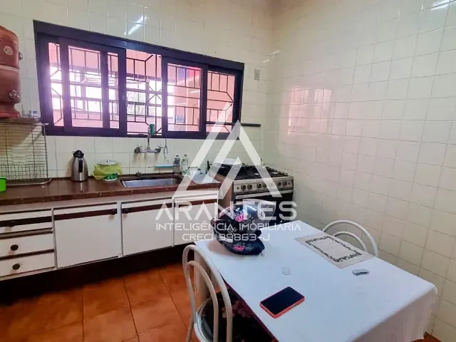 Casa 5 quartos e 5 banheiros, à venda ou para alugar, no bairro Centro em Barretos