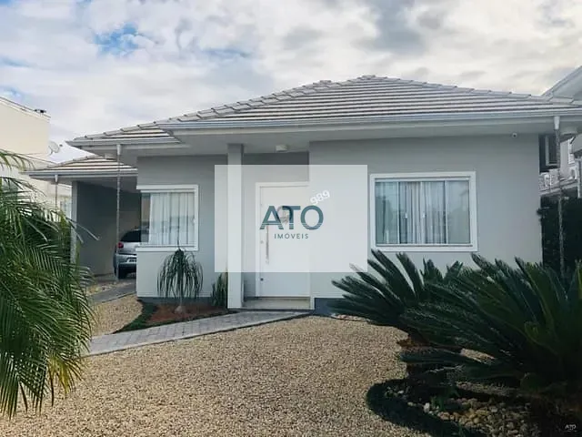 Casa com 700m² 3 quartos e 2 banheiros, à venda, no bairro Universitário em Tijucas