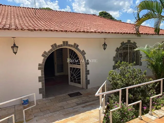 Casa com 4000m² 4 quartos e 2 banheiros, à venda, no bairro bela vista em Dois Córregos