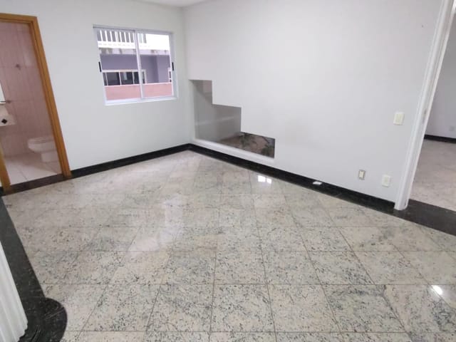 Casa com 420m² 4 quartos e 4 banheiros, à venda, no bairro Orfãs em Ponta Grossa