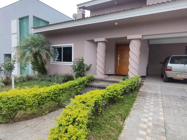 Casa com 420m² 4 quartos e 4 banheiros, à venda, no bairro Orfãs em Ponta Grossa