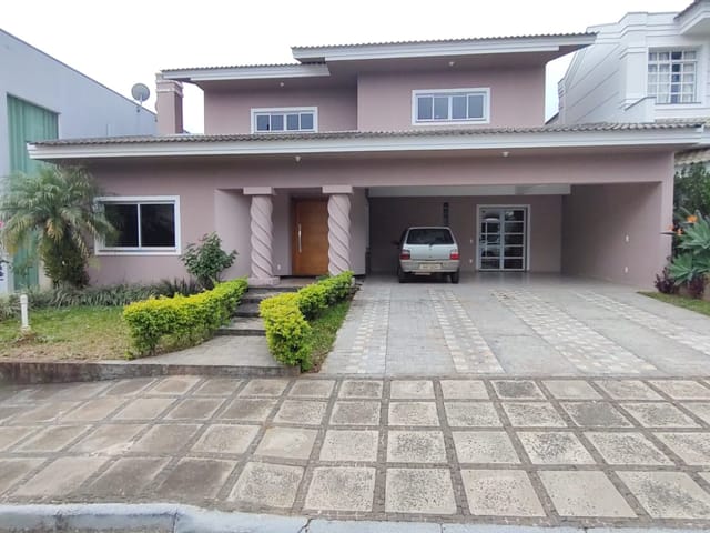 Casa com 420m² 4 quartos e 4 banheiros, à venda, no bairro Orfãs em Ponta Grossa