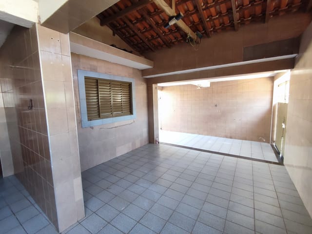 Casa com 250m² 4 quartos e 3 banheiros, à venda, no bairro Garças em Piracicaba