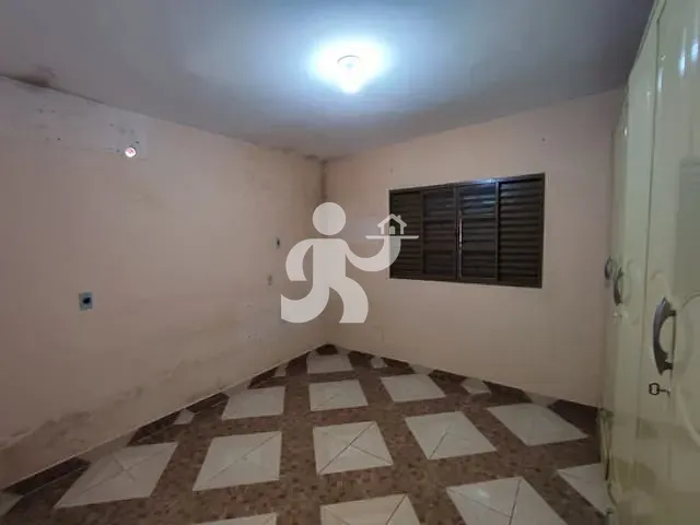 Casa com 250m² 4 quartos e 3 banheiros, à venda, no bairro Garças em Piracicaba