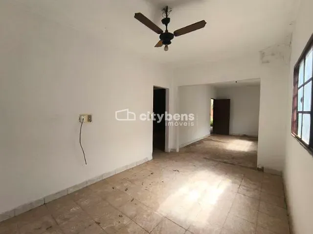 Casa com 250m², à venda, no bairro Jussara em Araçatuba