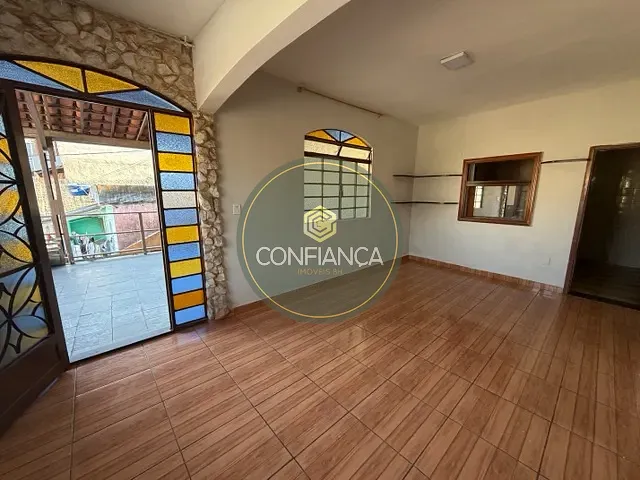 Casa 3 quartos e 1 banheiro, para alugar, no bairro Vila Nova Vista em Sabará