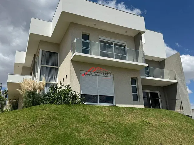 Casa com 522m² 3 quartos e 5 banheiros, à venda, no bairro Vila Santa Terezinha em Apucarana