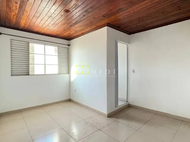 Casa 2 quartos e 2 banheiros, à venda, no bairro Centro em Porto Feliz