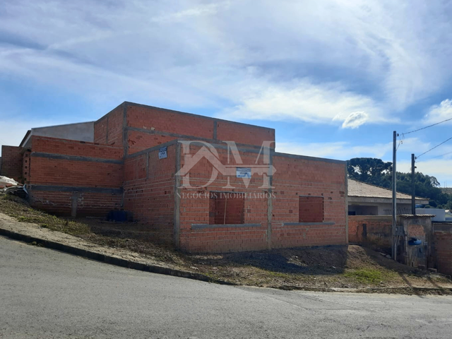 Casa 4 quartos e 2 banheiros, à venda, no bairro Jardim Edith em Jaguariaíva