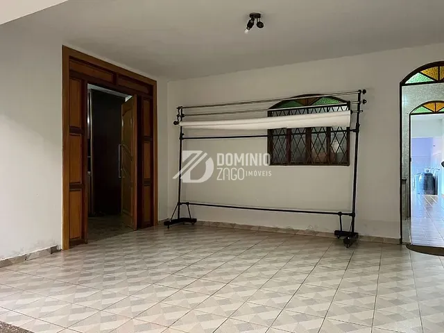 Casa com 475m² 6 quartos e 4 banheiros, à venda, no bairro Jardim Induberaba em Uberaba