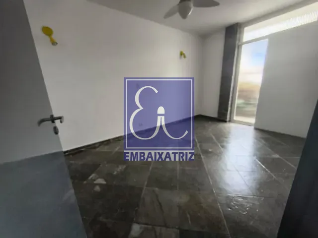 Casa com 687m², para alugar, no bairro Jardim Esplanada em São José dos Campos