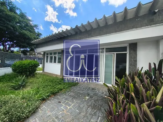 Casa com 687m², para alugar, no bairro Jardim Esplanada em São José dos Campos