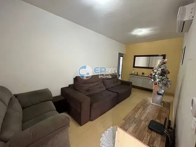 Casa com 300m² 3 quartos e 2 banheiros, à venda, no bairro Jardim Tókio em Londrina