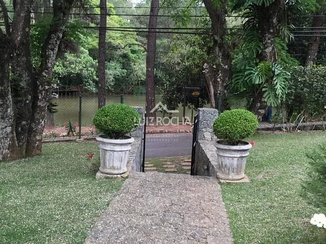 Casa com 2500m² 3 quartos e 5 banheiros, à venda, no bairro Jardim Mediterrâneo em Cotia