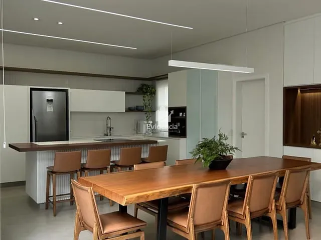 Casa 3 quartos e 4 banheiros, à venda, no bairro Gleba Simon Frazer em Londrina