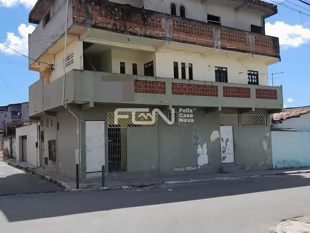 Casa com 300m² 12 quartos e 6 banheiros, à venda, no bairro Novo Horizonte em Camaçari