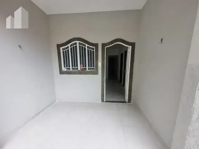 Casa com 80m² 2 quartos e 1 banheiro, para alugar, no bairro Maria da Luz em Nova Iguaçu