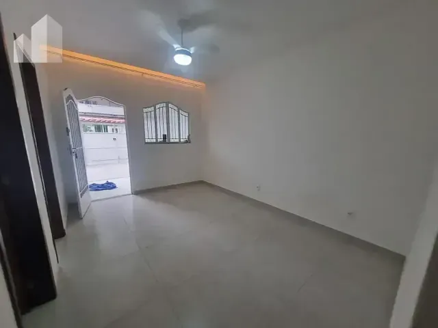 Casa com 80m² 2 quartos e 1 banheiro, para alugar, no bairro Maria da Luz em Nova Iguaçu