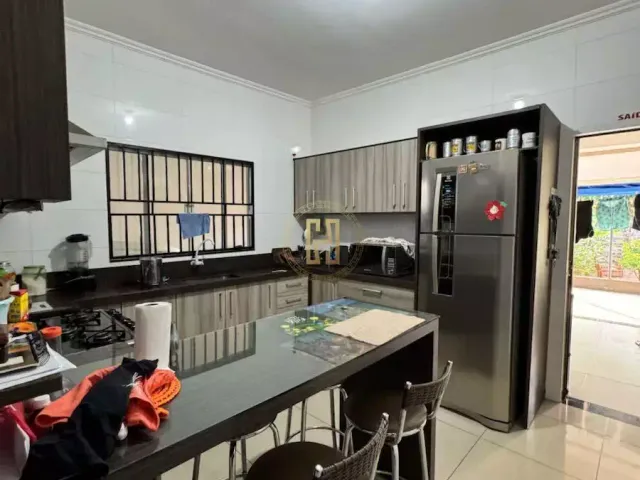 Casa 4 quartos e 3 banheiros, à venda, no bairro Jardim das Orquídeas em Nova Mutum