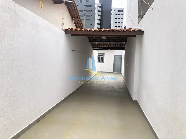 Casa 3 quartos e 1 banheiro, para alugar, no bairro Candeias em Vitória da Conquista