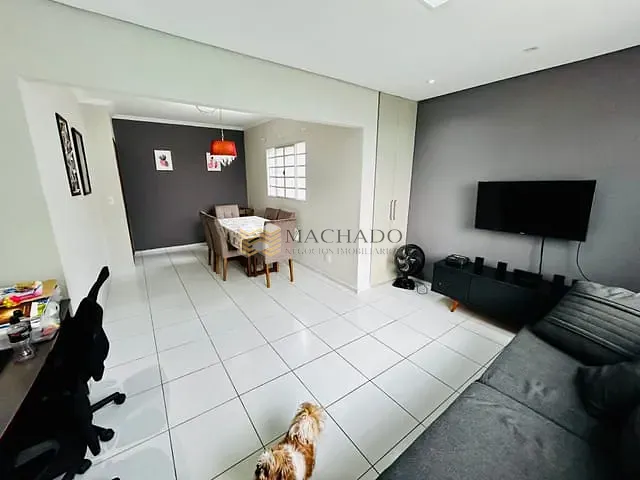 Casa com 175m² 2 quartos e 2 banheiros, à venda, no bairro Jardim Danúbio em Jundiaí