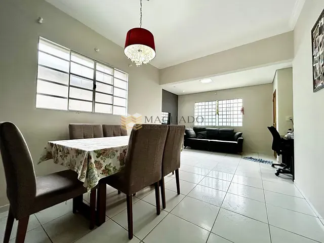 Casa com 175m² 2 quartos e 2 banheiros, à venda, no bairro Jardim Danúbio em Jundiaí