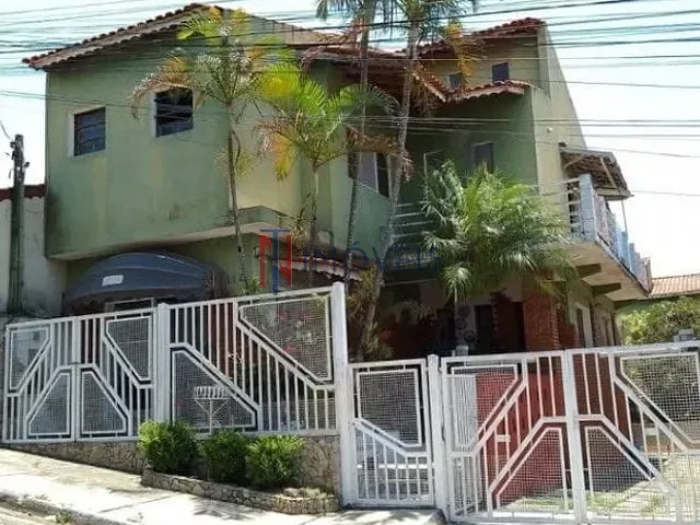 Casa com 330m² 4 quartos e 2 banheiros, à venda, no bairro Jardim Belo Horizonte em Bom Jesus dos Perdões