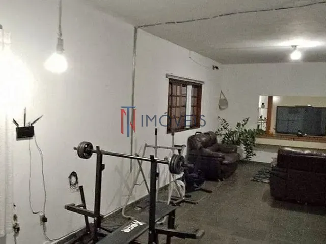 Casa com 330m² 4 quartos e 2 banheiros, à venda, no bairro Jardim Belo Horizonte em Bom Jesus dos Perdões