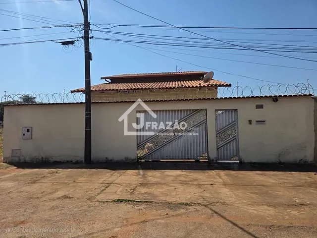 Casa 3 quartos e 2 banheiros, à venda, no bairro Vila Jardim São Judas Tadeu em Goiânia