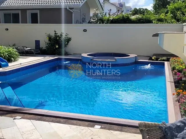 Casa com 470m² 4 quartos e 5 banheiros, para alugar, no bairro Jurerê Internacional em Florianópolis