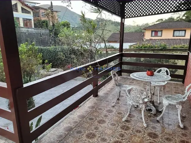 Casa 4 quartos e 2 banheiros, à venda, no bairro Independência em Petrópolis