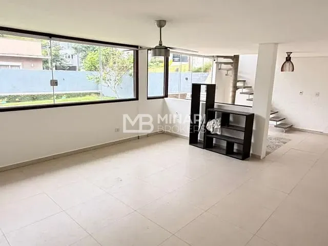 Casa 5 quartos e 6 banheiros, para alugar, no bairro Alphaville em Santana de Parnaíba