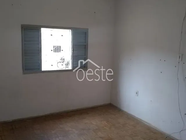 Casa com 125m² 2 quartos e 1 banheiro, para alugar, no bairro Vila Grego em Santa Bárbara D'Oeste