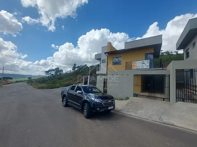 Casa 2 quartos e 2 banheiros, à venda, no bairro Jardim Bandeirantes em Poços de Caldas