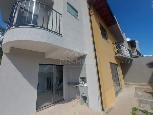 Casa 2 quartos e 2 banheiros, à venda, no bairro Jardim Bandeirantes em Poços de Caldas