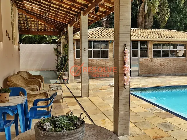 Casa com 1108m² 5 quartos e 6 banheiros, à venda, no bairro Centro em Guararema